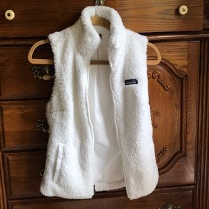 White Los Gatos Patagonia fuzzy Sherpa vest